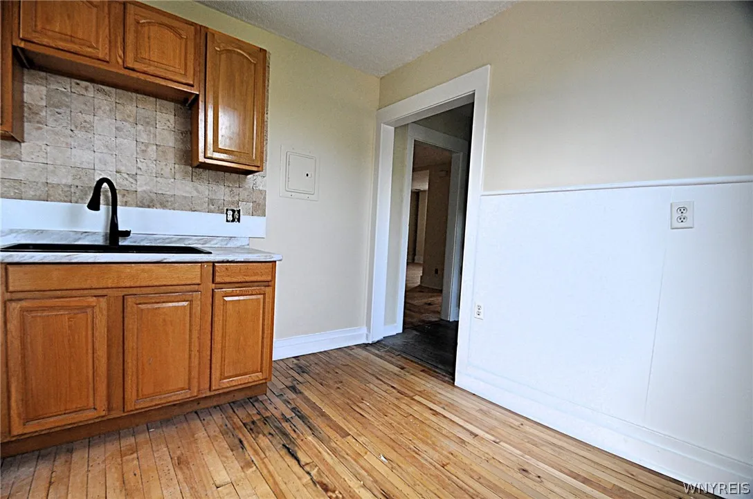 8525 Main Street, Clarence, New York 14221, Clarence, New York 14221, 2 Bedroom Bedrooms, 4 Room Rooms,1 BathroomBathrooms,Residential Lease,For Rent,8525 Main Street, Clarence, New York 14221,0,B1704845