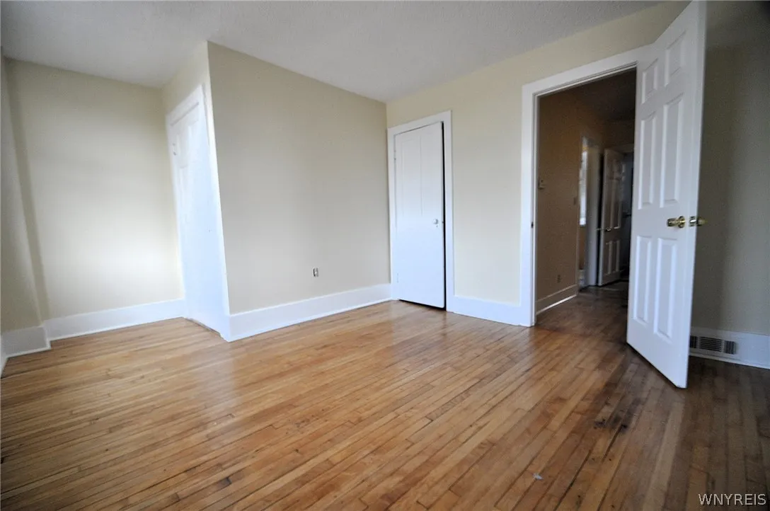 8525 Main Street, Clarence, New York 14221, Clarence, New York 14221, 2 Bedroom Bedrooms, 4 Room Rooms,1 BathroomBathrooms,Residential Lease,For Rent,8525 Main Street, Clarence, New York 14221,0,B1704845