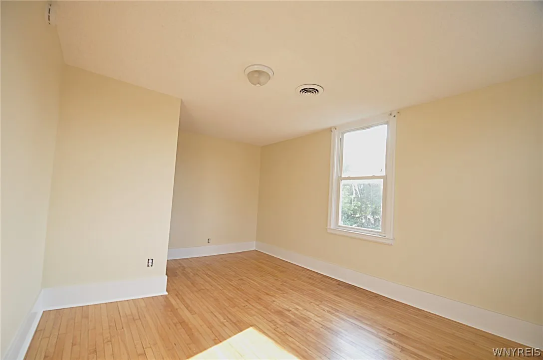 8525 Main Street, Clarence, New York 14221, Clarence, New York 14221, 2 Bedroom Bedrooms, 4 Room Rooms,1 BathroomBathrooms,Residential Lease,For Rent,8525 Main Street, Clarence, New York 14221,0,B1704845