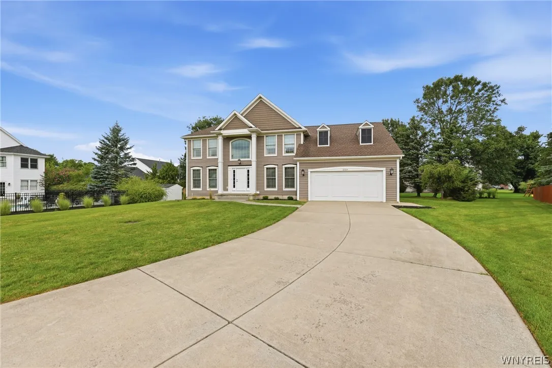 8304 Silver Fox Court, Clarence, New York 14221, Clarence, New York 14221, 4 Bedroom Bedrooms, 10 Room Rooms,2 BathroomBathrooms,Residential,For Sale,8304 Silver Fox Court, Clarence, New York 14221,0,B1704293