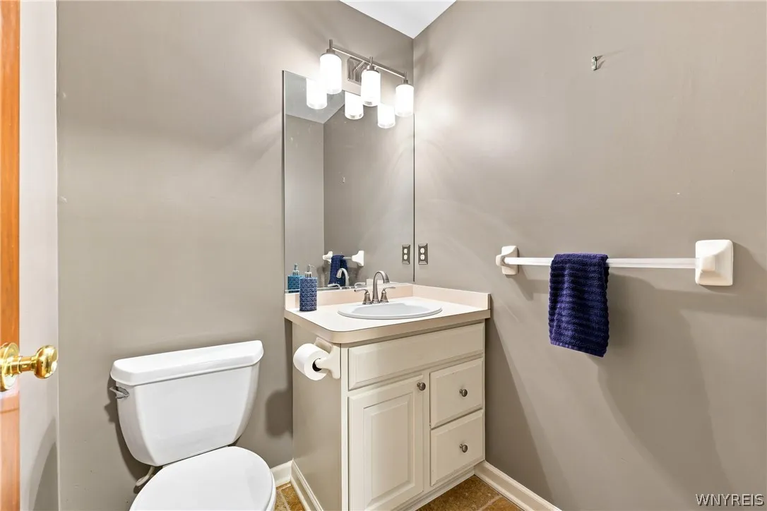8304 Silver Fox Court, Clarence, New York 14221, Clarence, New York 14221, 4 Bedroom Bedrooms, 10 Room Rooms,2 BathroomBathrooms,Residential,For Sale,8304 Silver Fox Court, Clarence, New York 14221,0,B1704293