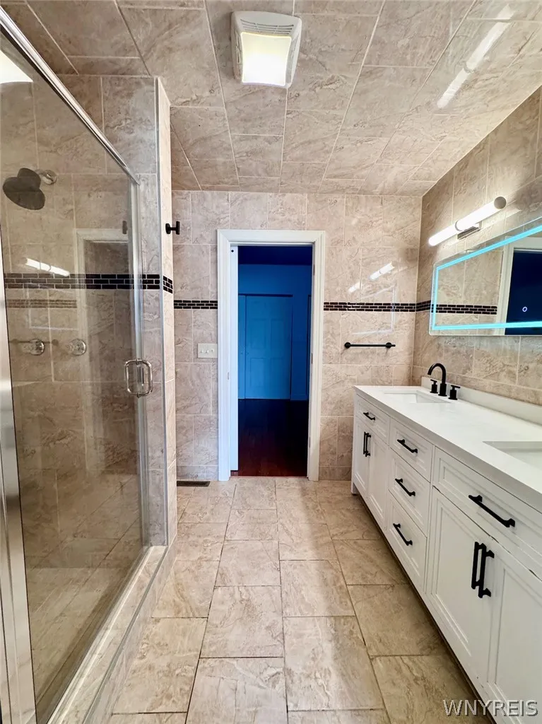 762 Columbus Parkway, Buffalo, New York 14213, Buffalo, New York 14213, 3 Bedroom Bedrooms, 6 Room Rooms,2 BathroomBathrooms,Residential Lease,For Rent,762 Columbus Parkway, Buffalo, New York 14213,0,B1705067