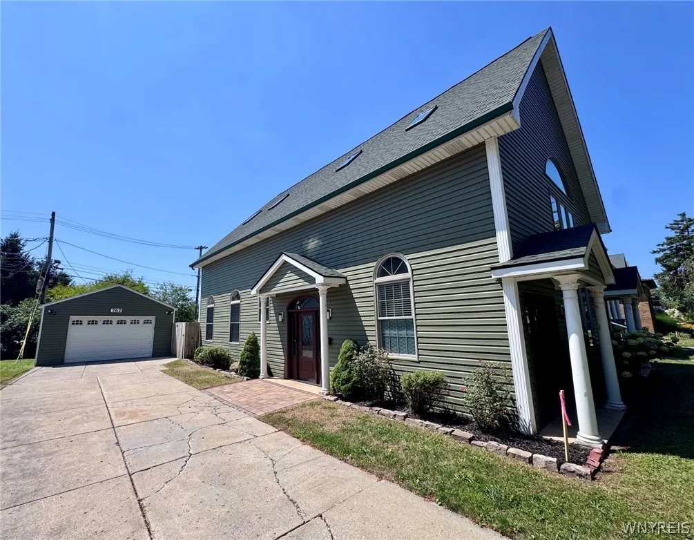 762 Columbus Parkway, Buffalo, New York 14213, Buffalo, New York 14213, 3 Bedroom Bedrooms, 6 Room Rooms,2 BathroomBathrooms,Residential Lease,For Rent,762 Columbus Parkway, Buffalo, New York 14213,0,B1705067
