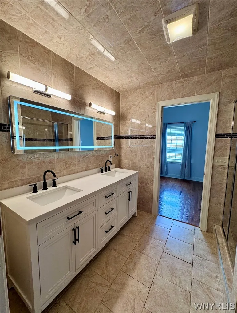 762 Columbus Parkway, Buffalo, New York 14213, Buffalo, New York 14213, 3 Bedroom Bedrooms, 6 Room Rooms,2 BathroomBathrooms,Residential Lease,For Rent,762 Columbus Parkway, Buffalo, New York 14213,0,B1705067