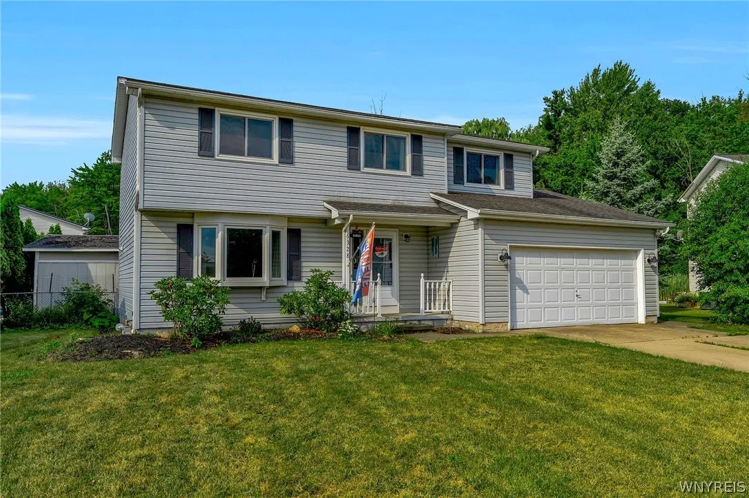 6328 Mayflower Lane, Hamburg, New York 14085, Hamburg, New York 14085, 4 Bedroom Bedrooms, 7 Room Rooms,1 BathroomBathrooms,Residential,Closed,6328 Mayflower Lane, Hamburg, New York 14085,0,B1704919