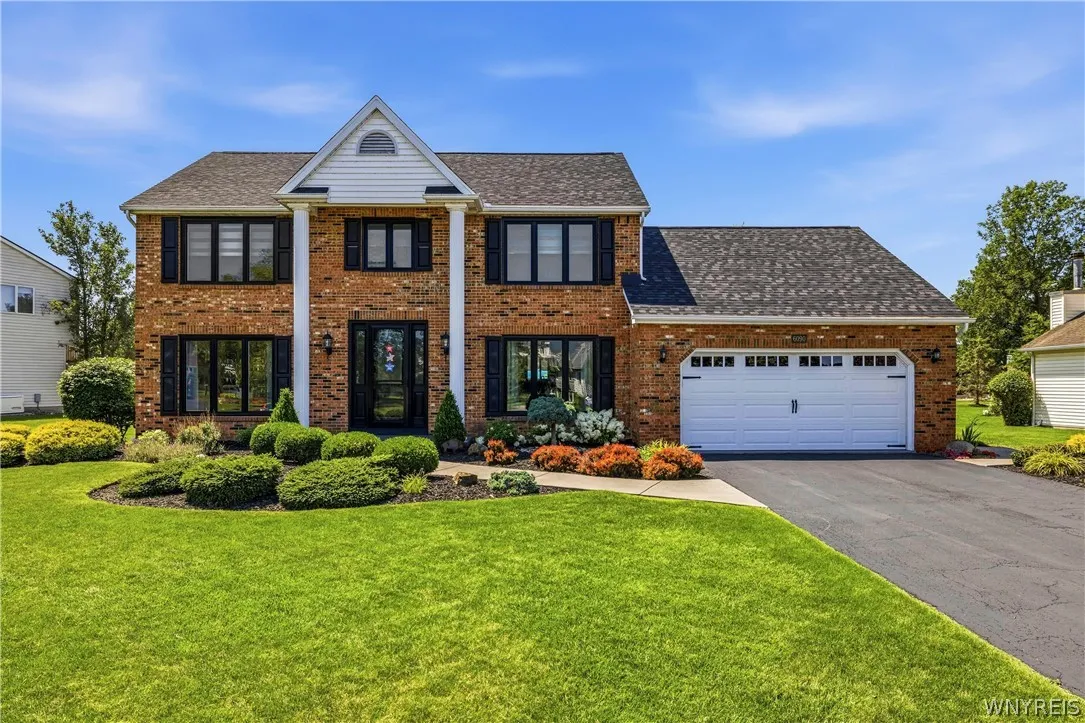 6090 Meadow Lakes Drive, Clarence, New York 14051, Clarence, New York 14051, 4 Bedroom Bedrooms, 10 Room Rooms,2 BathroomBathrooms,Residential,Closed,6090 Meadow Lakes Drive, Clarence, New York 14051,0,B1705078