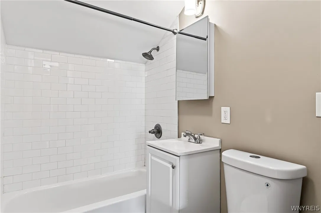 Left Apt. - Bathroom