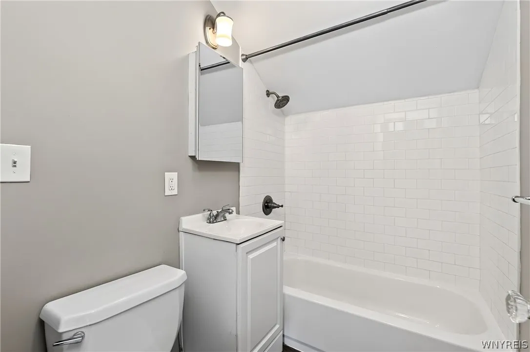 Right Apt. - Bathroom