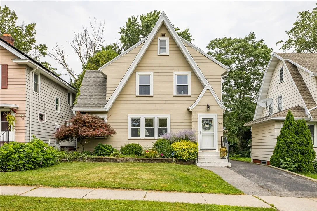 144 Culver Parkway, Irondequoit, New York 14609, Irondequoit, New York 14609, 3 Bedroom Bedrooms, 7 Room Rooms,1 BathroomBathrooms,Residential,Closed,144 Culver Parkway, Irondequoit, New York 14609,0,R1706121