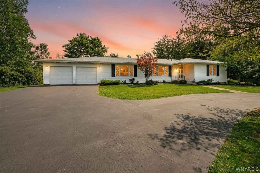 69 Schlemmer Road, Lancaster, New York 14086, Lancaster, New York 14086, 3 Bedroom Bedrooms, 12 Room Rooms,1 BathroomBathrooms,Residential,Closed,69 Schlemmer Road, Lancaster, New York 14086,0,B1706111