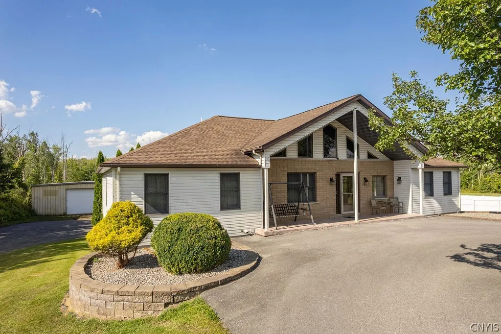8456 Fergerson Road, Cicero, New York 13039, Cicero, New York 13039, 3 Bedroom Bedrooms, 6 Room Rooms,3 BathroomBathrooms,Residential,Closed,8456 Fergerson Road, Cicero, New York 13039,0,S1705378