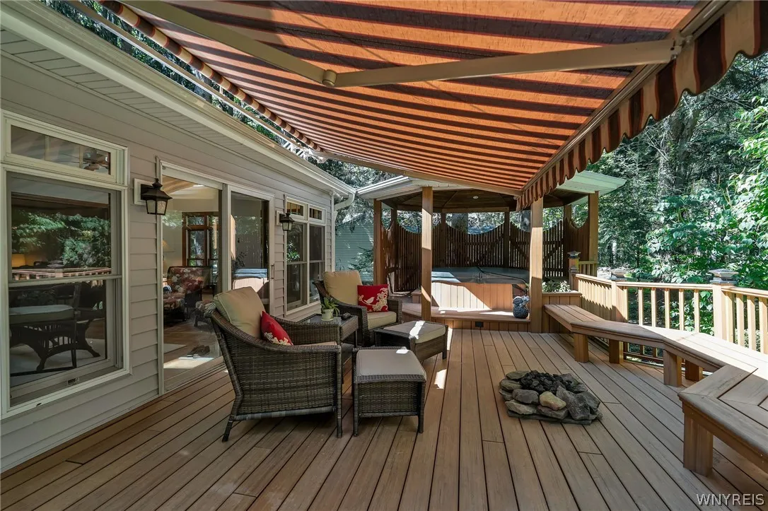 105 Tanglewood Drive West, Orchard Park, New York, Orchard Park, New York 14127, 5 Bedroom Bedrooms, 15 Room Rooms,2 BathroomBathrooms,Residential,For Sale,105 Tanglewood Drive West, Orchard Park, New York ,0,B1704337