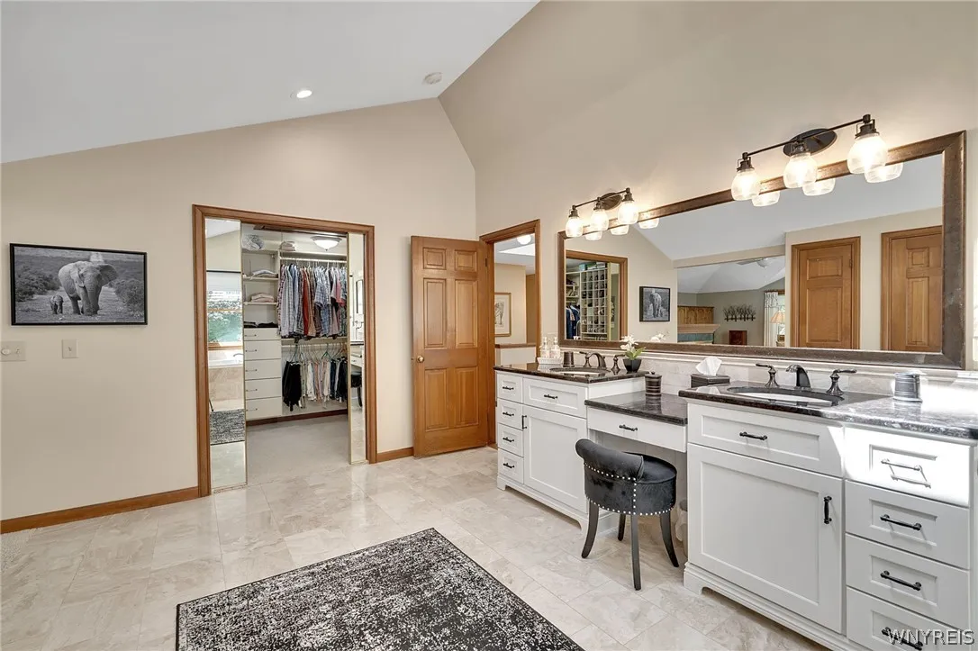 105 Tanglewood Drive West, Orchard Park, New York, Orchard Park, New York 14127, 5 Bedroom Bedrooms, 15 Room Rooms,2 BathroomBathrooms,Residential,For Sale,105 Tanglewood Drive West, Orchard Park, New York ,0,B1704337