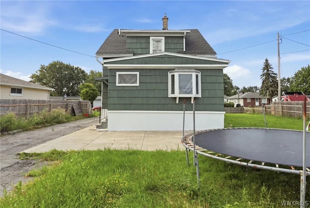 120 Dupont Avenue, Tonawanda, New York 14150, Tonawanda, New York 14150, 5 Bedroom Bedrooms, 8 Room Rooms,1 BathroomBathrooms,Residential,For Sale,120 Dupont Avenue, Tonawanda, New York 14150,0,B1706835