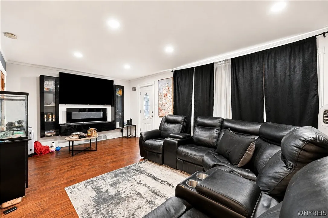 120 Dupont Avenue, Tonawanda, New York 14150, Tonawanda, New York 14150, 5 Bedroom Bedrooms, 8 Room Rooms,1 BathroomBathrooms,Residential,For Sale,120 Dupont Avenue, Tonawanda, New York 14150,0,B1706835