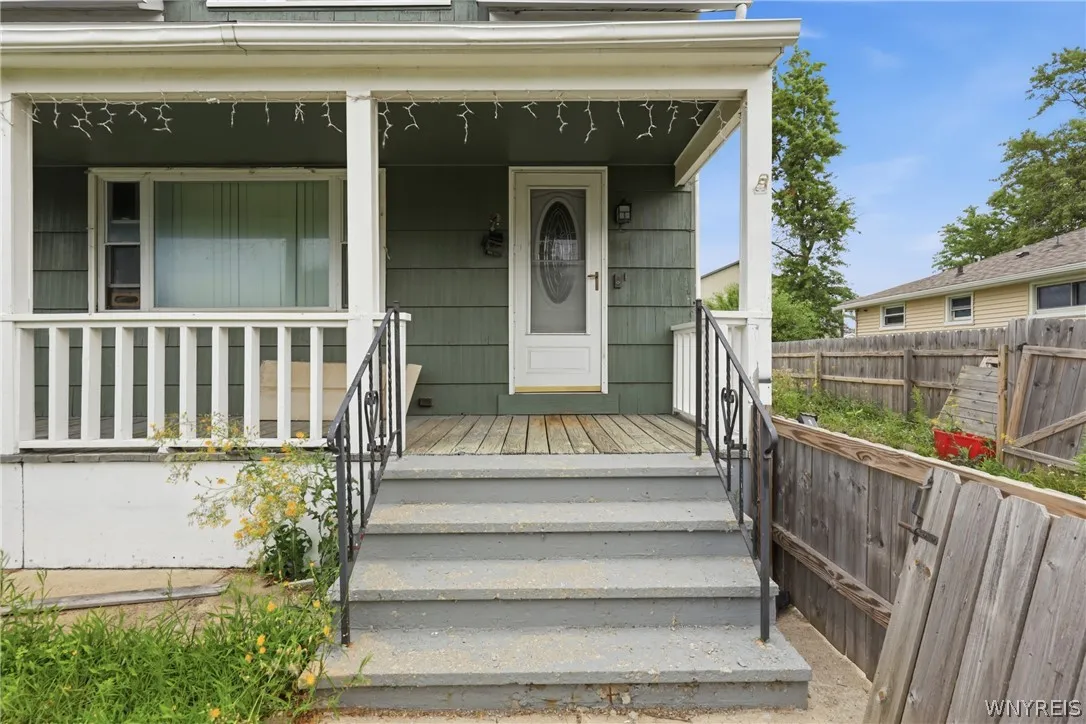 120 Dupont Avenue, Tonawanda, New York 14150, Tonawanda, New York 14150, 5 Bedroom Bedrooms, 8 Room Rooms,1 BathroomBathrooms,Residential,For Sale,120 Dupont Avenue, Tonawanda, New York 14150,0,B1706835