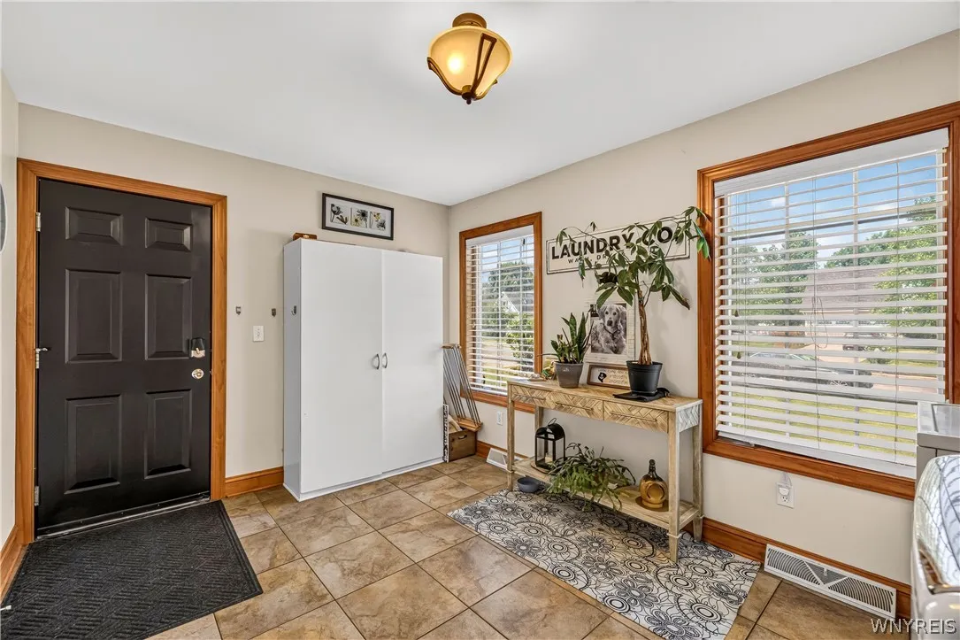 243 South Lane, Grand Island, New York 14072, Grand Island, New York 14072, 4 Bedroom Bedrooms, 12 Room Rooms,2 BathroomBathrooms,Residential,For Sale,243 South Lane, Grand Island, New York 14072,0,B1706520