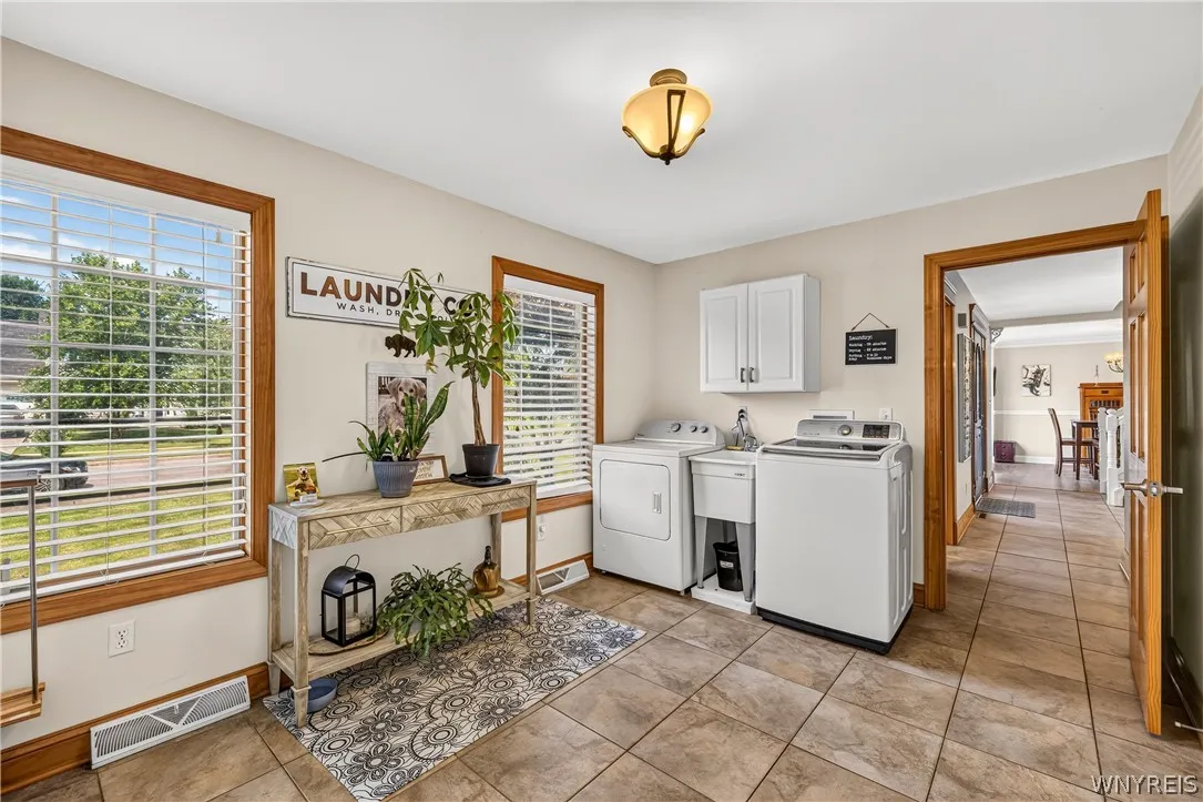 243 South Lane, Grand Island, New York 14072, Grand Island, New York 14072, 4 Bedroom Bedrooms, 12 Room Rooms,2 BathroomBathrooms,Residential,For Sale,243 South Lane, Grand Island, New York 14072,0,B1706520