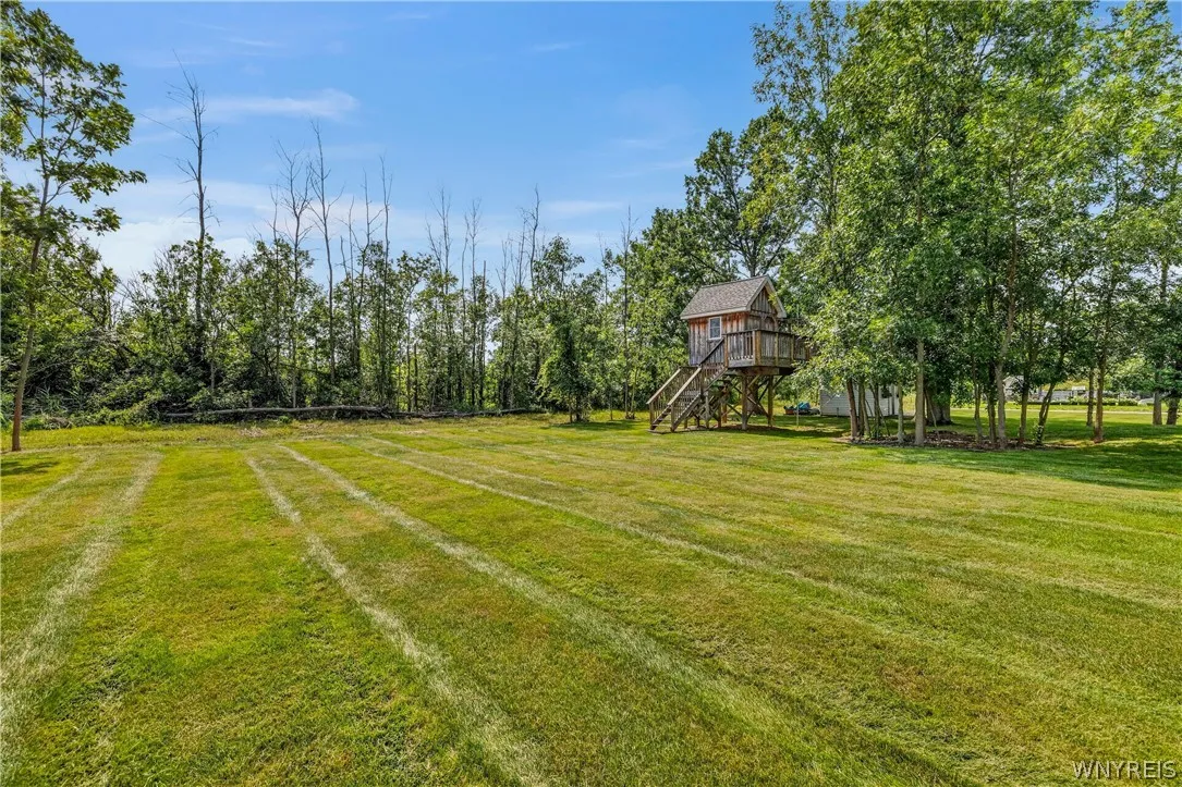 243 South Lane, Grand Island, New York 14072, Grand Island, New York 14072, 4 Bedroom Bedrooms, 12 Room Rooms,2 BathroomBathrooms,Residential,For Sale,243 South Lane, Grand Island, New York 14072,0,B1706520