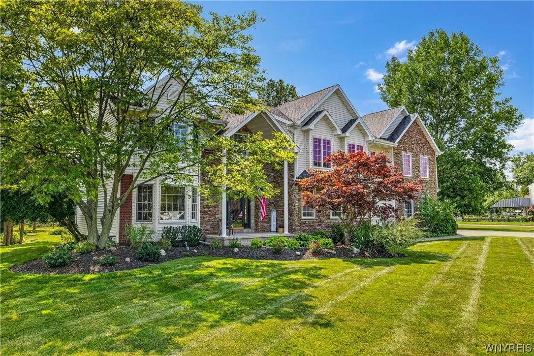 243 South Lane, Grand Island, New York 14072, Grand Island, New York 14072, 4 Bedroom Bedrooms, 12 Room Rooms,2 BathroomBathrooms,Residential,For Sale,243 South Lane, Grand Island, New York 14072,0,B1706520