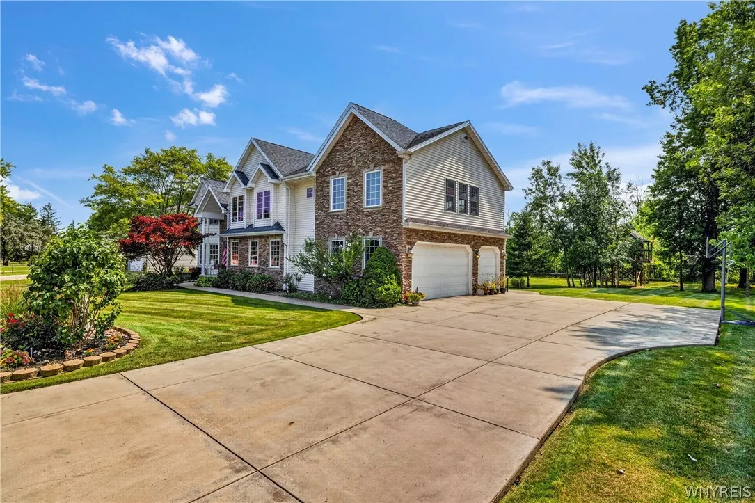 243 South Lane, Grand Island, New York 14072, Grand Island, New York 14072, 4 Bedroom Bedrooms, 12 Room Rooms,2 BathroomBathrooms,Residential,For Sale,243 South Lane, Grand Island, New York 14072,0,B1706520