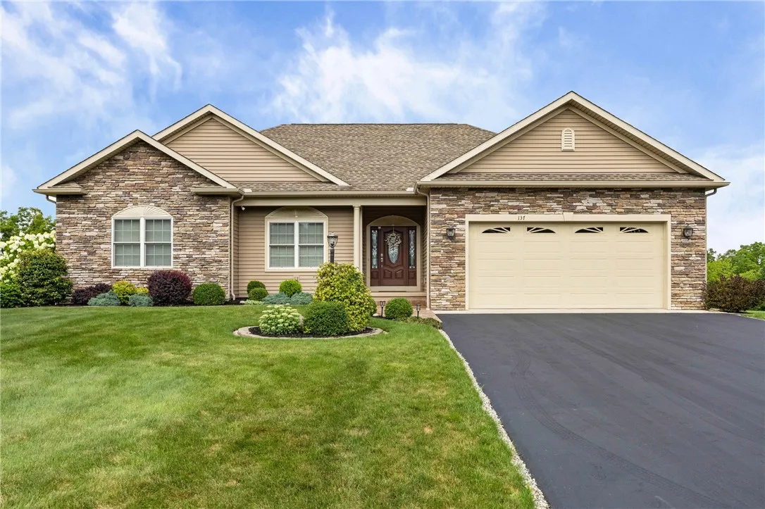 137 Kensington Court, Livonia, New York 14487, Livonia, New York 14487, 4 Bedroom Bedrooms, 12 Room Rooms,3 BathroomBathrooms,Residential,Closed,137 Kensington Court, Livonia, New York 14487,0,R1706745