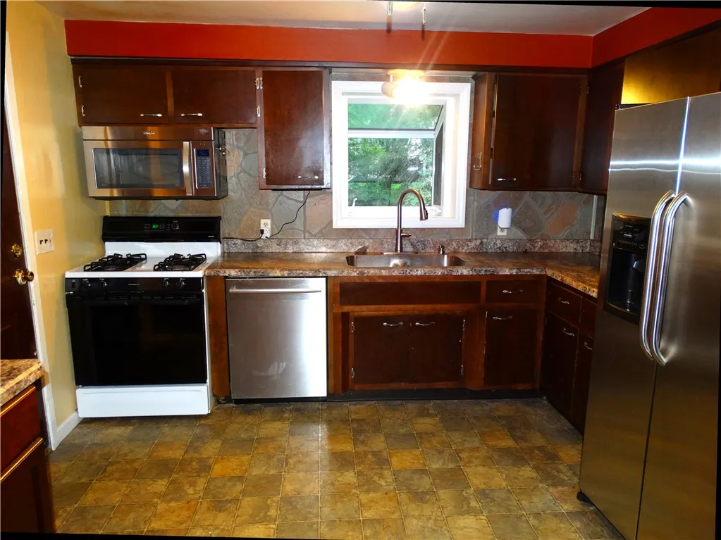 1315 Lehigh Station Road, Henrietta, New York 1446, Henrietta, New York 14467, 3 Bedroom Bedrooms, 8 Room Rooms,1 BathroomBathrooms,Residential,For Sale,1315 Lehigh Station Road, Henrietta, New York 1446,0,R1707072