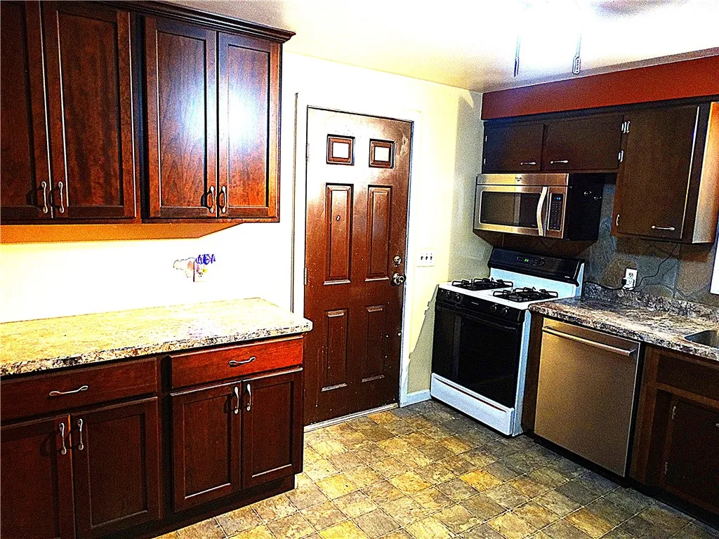 1315 Lehigh Station Road, Henrietta, New York 1446, Henrietta, New York 14467, 3 Bedroom Bedrooms, 8 Room Rooms,1 BathroomBathrooms,Residential,For Sale,1315 Lehigh Station Road, Henrietta, New York 1446,0,R1707072