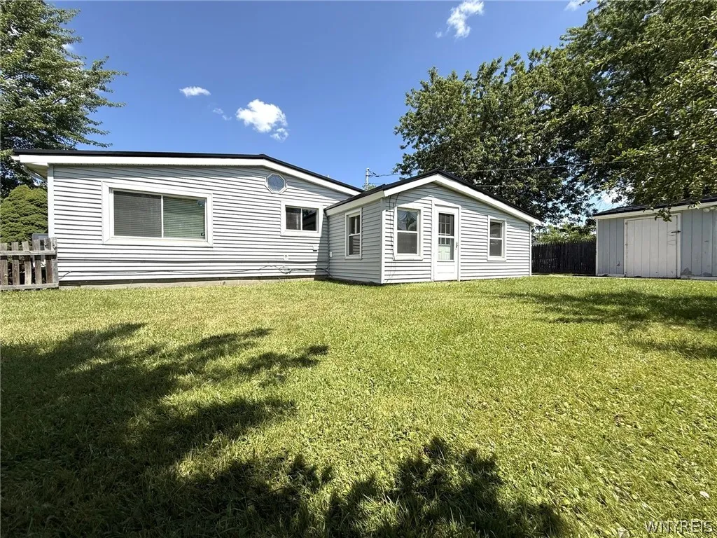 185 Marilyn Drive, Grand Island, New York 14072, Grand Island, New York 14072, 3 Bedroom Bedrooms, 6 Room Rooms,2 BathroomBathrooms,Residential Lease,Closed,185 Marilyn Drive, Grand Island, New York 14072,0,B1707322
