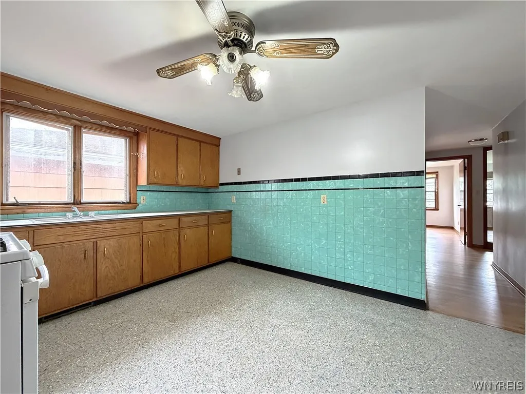 72 Nicholson Street, Buffalo, New York 14214, Buffalo, New York 14214, 5 Bedroom Bedrooms, ,2 BathroomBathrooms,Residential,For Sale,72 Nicholson Street, Buffalo, New York 14214,0,B1706103