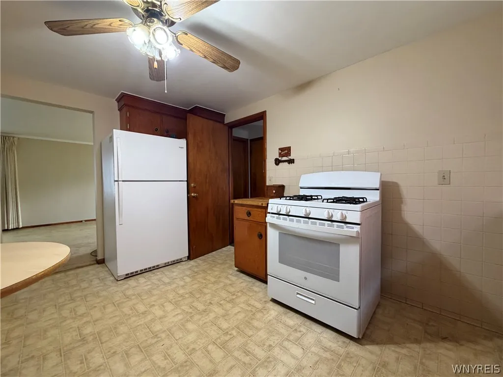 72 Nicholson Street, Buffalo, New York 14214, Buffalo, New York 14214, 5 Bedroom Bedrooms, ,2 BathroomBathrooms,Residential,For Sale,72 Nicholson Street, Buffalo, New York 14214,0,B1706103