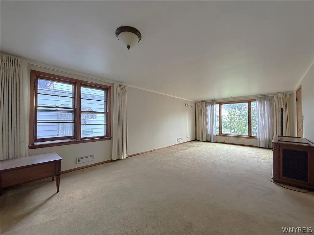 72 Nicholson Street, Buffalo, New York 14214, Buffalo, New York 14214, 5 Bedroom Bedrooms, ,2 BathroomBathrooms,Residential,For Sale,72 Nicholson Street, Buffalo, New York 14214,0,B1706103