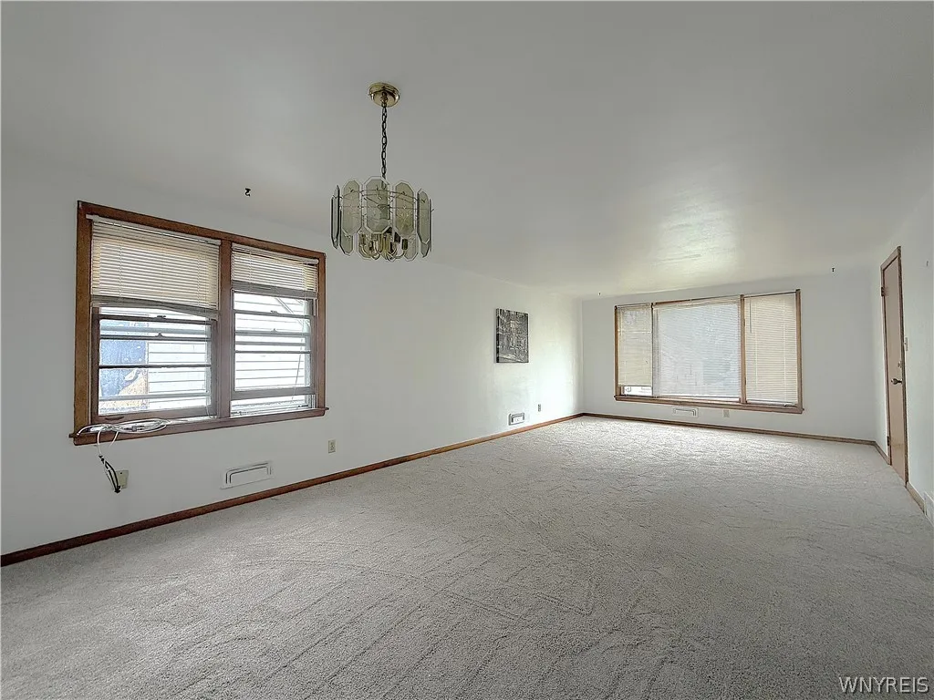 72 Nicholson Street, Buffalo, New York 14214, Buffalo, New York 14214, 5 Bedroom Bedrooms, ,2 BathroomBathrooms,Residential,For Sale,72 Nicholson Street, Buffalo, New York 14214,0,B1706103