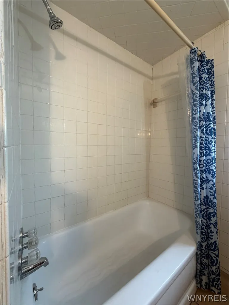 72 Nicholson Street, Buffalo, New York 14214, Buffalo, New York 14214, 5 Bedroom Bedrooms, ,2 BathroomBathrooms,Residential,For Sale,72 Nicholson Street, Buffalo, New York 14214,0,B1706103