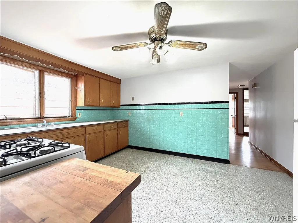 72 Nicholson Street, Buffalo, New York 14214, Buffalo, New York 14214, 5 Bedroom Bedrooms, ,2 BathroomBathrooms,Residential,For Sale,72 Nicholson Street, Buffalo, New York 14214,0,B1706103