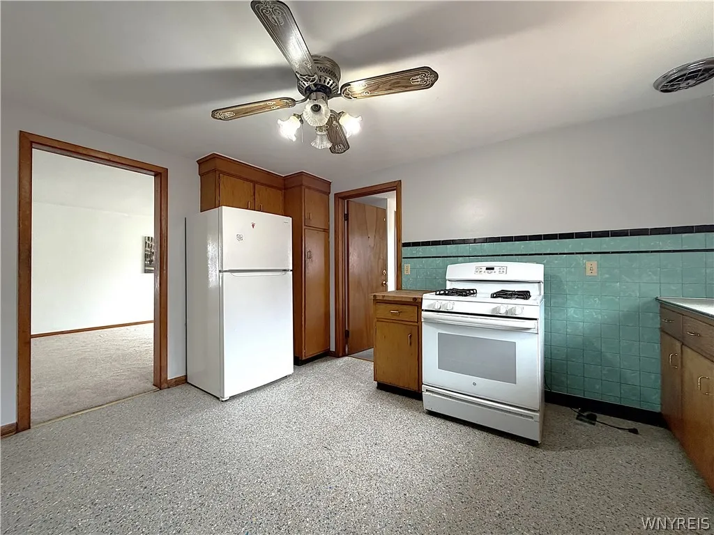 72 Nicholson Street, Buffalo, New York 14214, Buffalo, New York 14214, 5 Bedroom Bedrooms, ,2 BathroomBathrooms,Residential,For Sale,72 Nicholson Street, Buffalo, New York 14214,0,B1706103