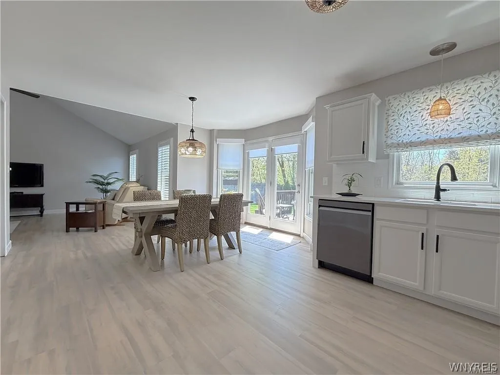 1366 Evergreen Drive, Hamburg, New York 14085, Hamburg, New York 14085, 3 Bedroom Bedrooms, 6 Room Rooms,2 BathroomBathrooms,Residential,For Sale,1366 Evergreen Drive, Hamburg, New York 14085,0,B1707201