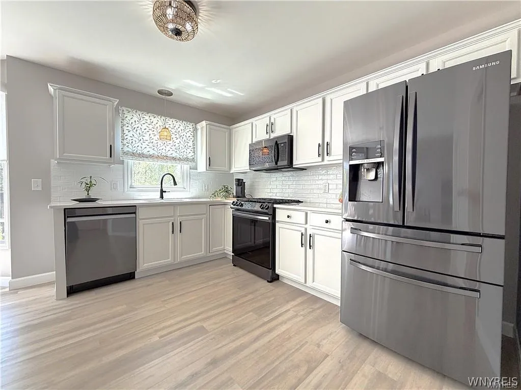 1366 Evergreen Drive, Hamburg, New York 14085, Hamburg, New York 14085, 3 Bedroom Bedrooms, 6 Room Rooms,2 BathroomBathrooms,Residential,For Sale,1366 Evergreen Drive, Hamburg, New York 14085,0,B1707201
