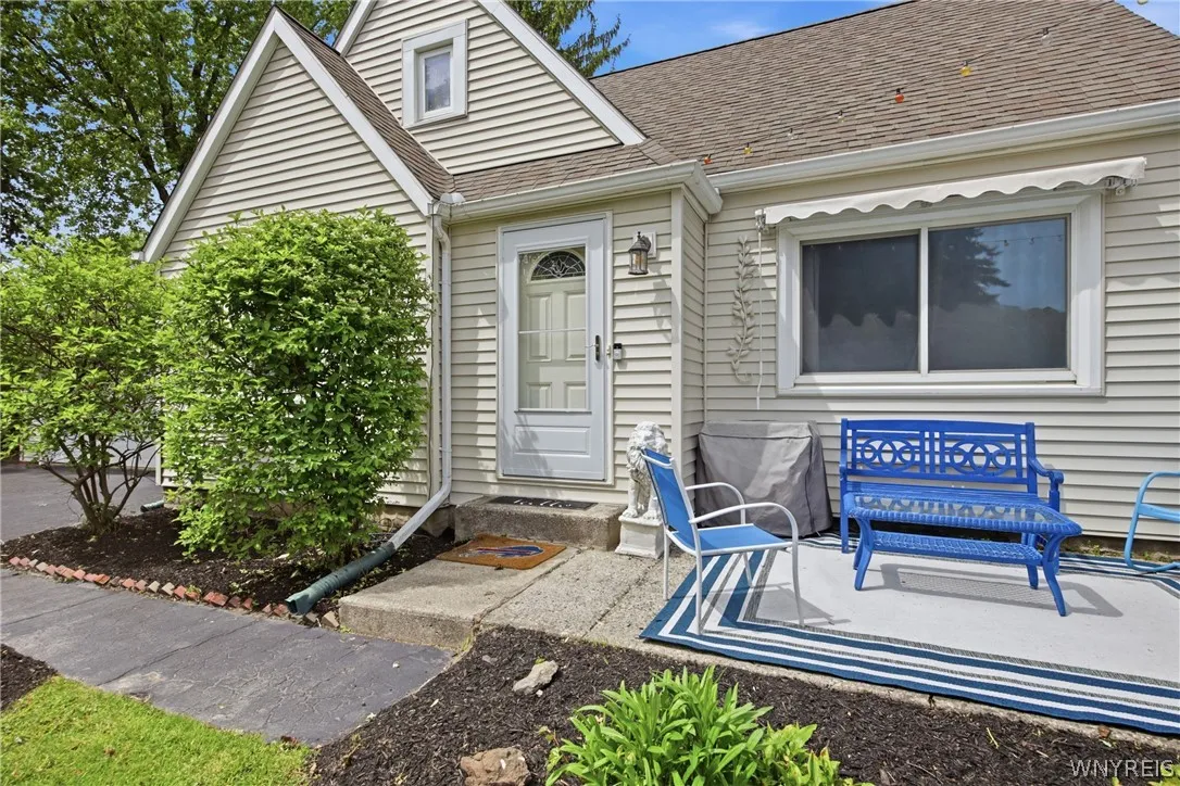 8730 Sunset Drive, Clarence, New York 14221, Clarence, New York 14221, 3 Bedroom Bedrooms, 6 Room Rooms,1 BathroomBathrooms,Residential,For Sale,8730 Sunset Drive, Clarence, New York 14221,0,B1708249