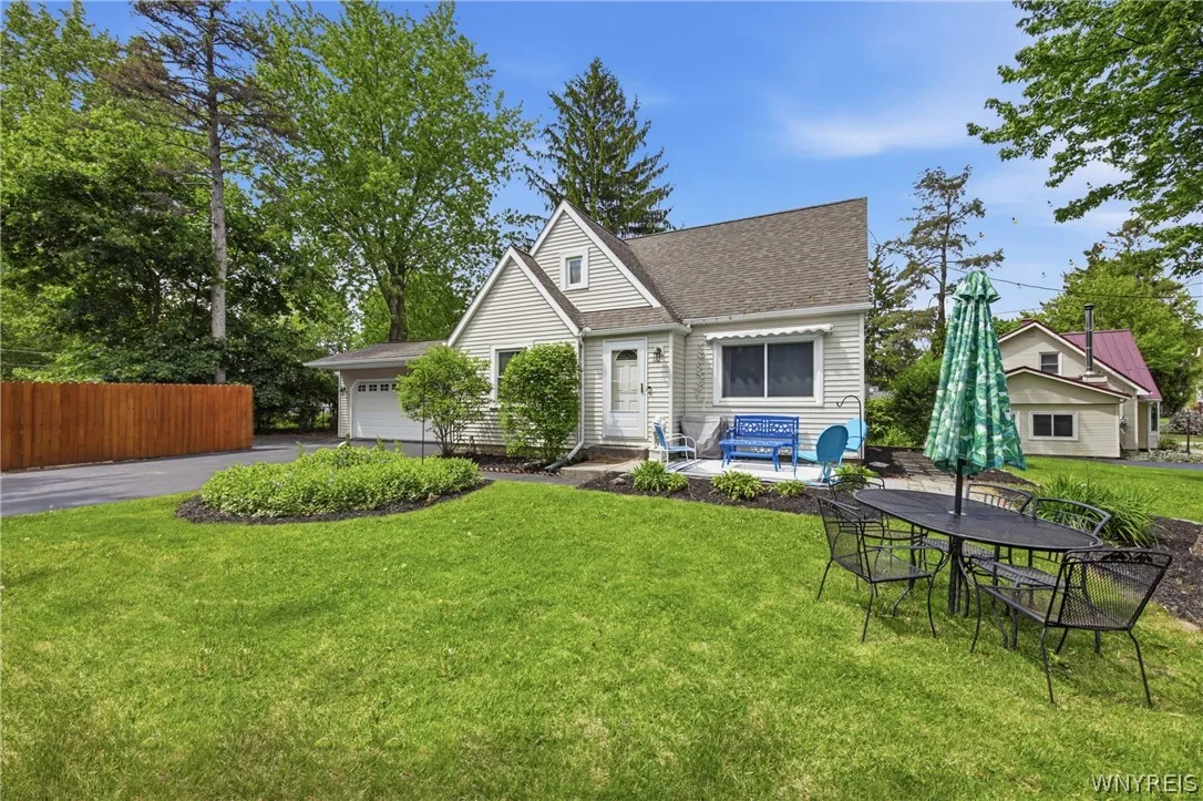 8730 Sunset Drive, Clarence, New York 14221, Clarence, New York 14221, 3 Bedroom Bedrooms, 6 Room Rooms,1 BathroomBathrooms,Residential,For Sale,8730 Sunset Drive, Clarence, New York 14221,0,B1708249