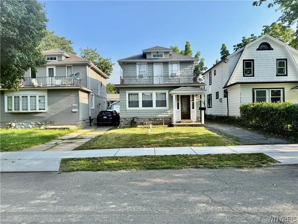 129 West Northrup Place N, Buffalo, New York 14214, Buffalo, New York 14214, 5 Bedroom Bedrooms, 8 Room Rooms,1 BathroomBathrooms,Residential,For Sale,129 West Northrup Place N, Buffalo, New York 14214,0,B1708429