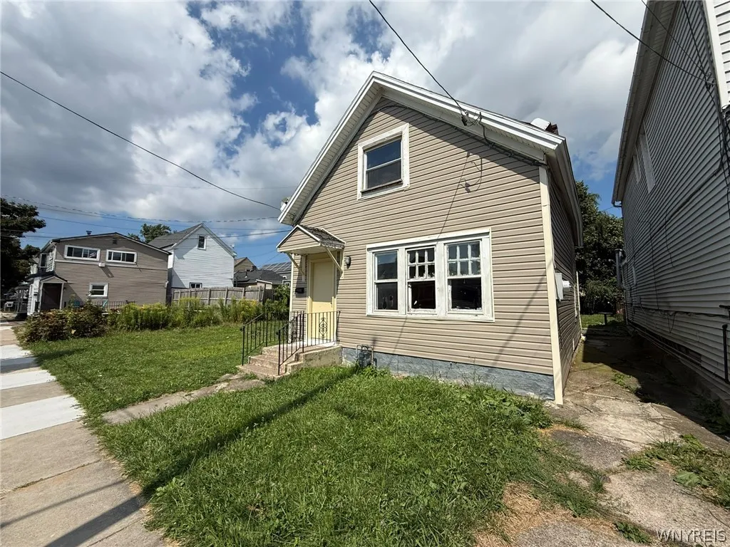 459 Plymouth Avenue, Buffalo, New York 14213, Buffalo, New York 14213, 4 Bedroom Bedrooms, 6 Room Rooms,1 BathroomBathrooms,Residential,For Sale,459 Plymouth Avenue, Buffalo, New York 14213,0,B1708447