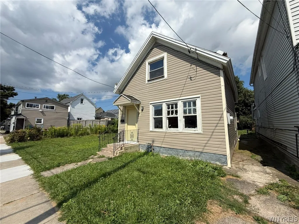 459 Plymouth Avenue, Buffalo, New York 14213, Buffalo, New York 14213, 4 Bedroom Bedrooms, 6 Room Rooms,1 BathroomBathrooms,Residential,For Sale,459 Plymouth Avenue, Buffalo, New York 14213,0,B1708447