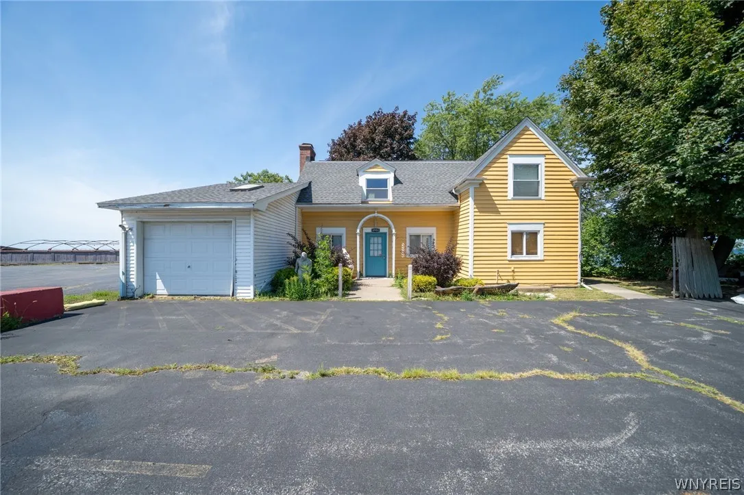 4904 Lake Shore Road, Hamburg, New York 14075, Hamburg, New York 14075, 3 Bedroom Bedrooms, 10 Room Rooms,2 BathroomBathrooms,Residential,For Sale,4904 Lake Shore Road, Hamburg, New York 14075,0,B1708038