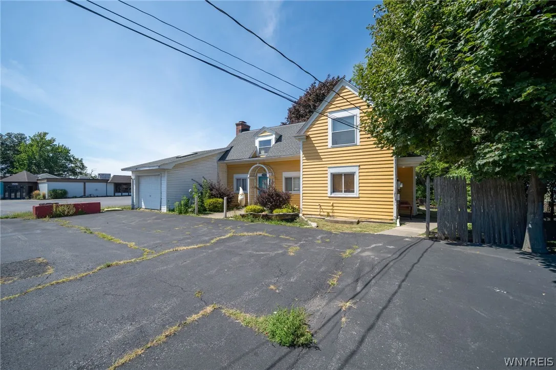4904 Lake Shore Road, Hamburg, New York 14075, Hamburg, New York 14075, 10 Room Rooms,Commercial Sale,For Sale,4904 Lake Shore Road, Hamburg, New York 14075,0,B1708473