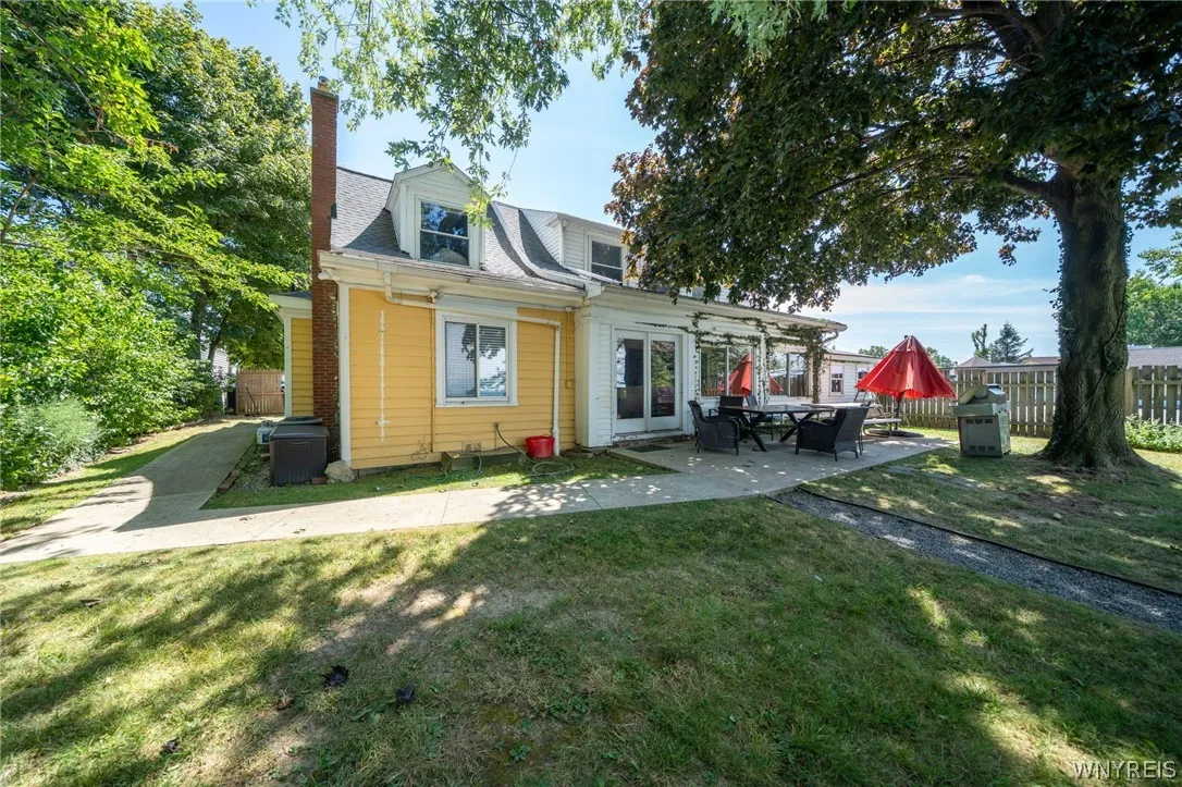 4904 Lake Shore Road, Hamburg, New York 14075, Hamburg, New York 14075, 10 Room Rooms,Commercial Sale,For Sale,4904 Lake Shore Road, Hamburg, New York 14075,0,B1708473
