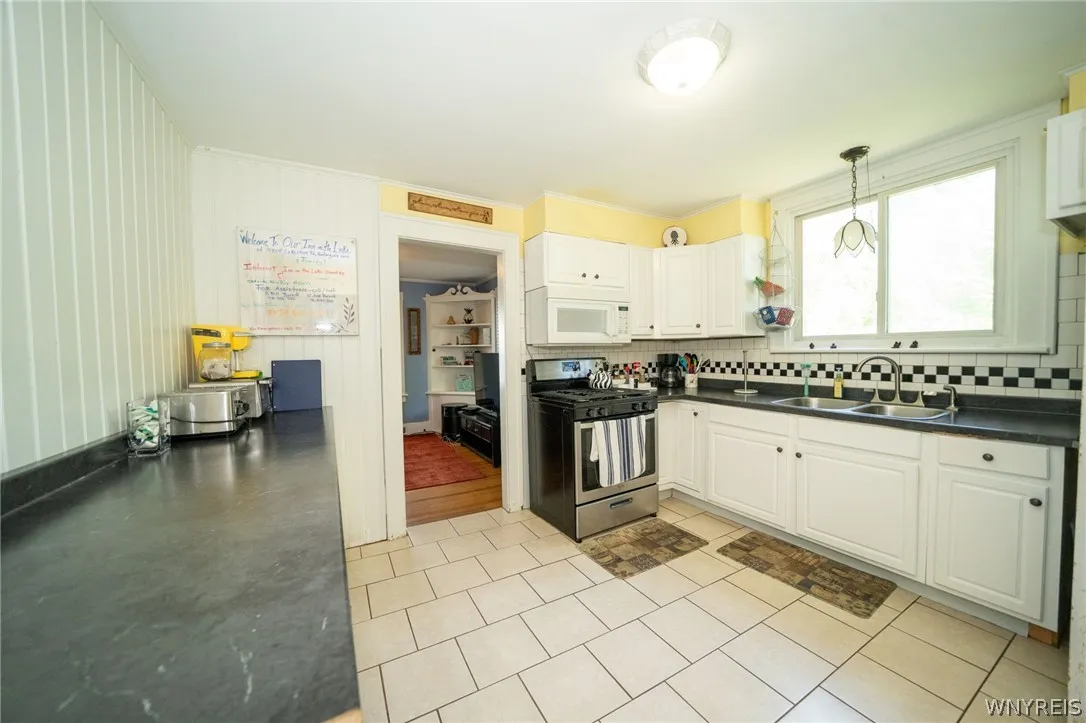 4904 Lake Shore Road, Hamburg, New York 14075, Hamburg, New York 14075, 10 Room Rooms,Commercial Sale,For Sale,4904 Lake Shore Road, Hamburg, New York 14075,0,B1708473