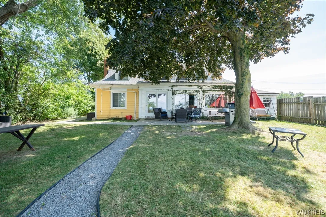 4904 Lake Shore Road, Hamburg, New York 14075, Hamburg, New York 14075, 10 Room Rooms,Commercial Sale,For Sale,4904 Lake Shore Road, Hamburg, New York 14075,0,B1708473