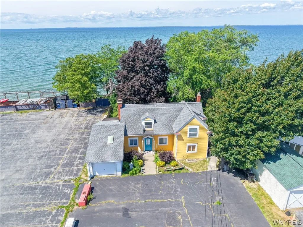 4904 Lake Shore Road, Hamburg, New York 14075, Hamburg, New York 14075, 10 Room Rooms,Commercial Sale,For Sale,4904 Lake Shore Road, Hamburg, New York 14075,0,B1708473