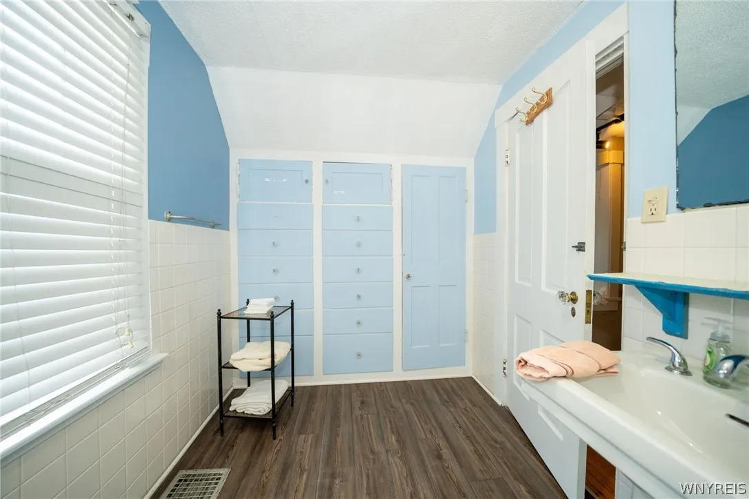 4904 Lake Shore Road, Hamburg, New York 14075, Hamburg, New York 14075, 10 Room Rooms,Commercial Sale,For Sale,4904 Lake Shore Road, Hamburg, New York 14075,0,B1708473